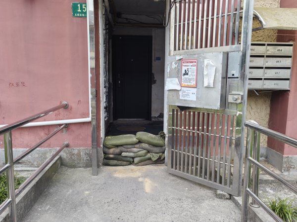 通配资 全力应对台风“竹节草”，奉贤正陆续转移13508人，安置点有空调有凉席