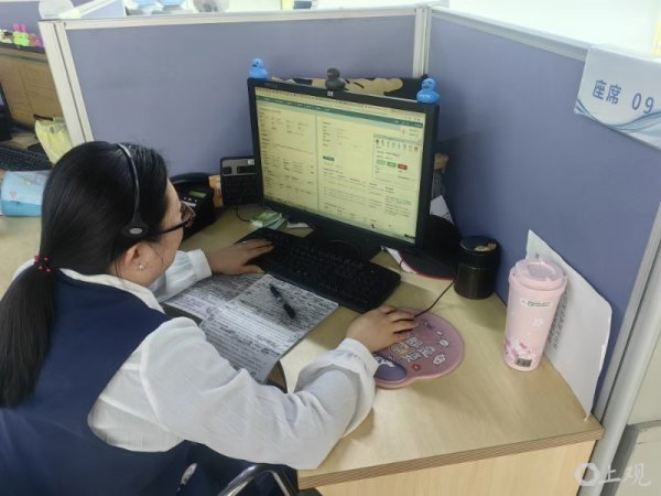 金控配资 台风逼近，彭浦新村街道重点照护独居老人、高龄纯老家庭，每日一问候