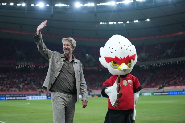 牛8配资 主场涌进超3万球迷！王燊超贡献年度最佳进球，海港3比0浙江队